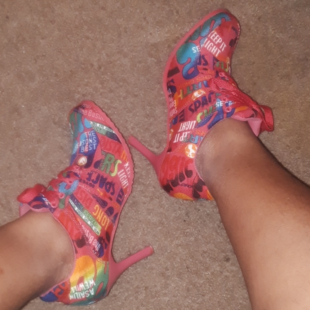 Collection carrini GRAPHIC ANKLE BOOTS WITH HEEL